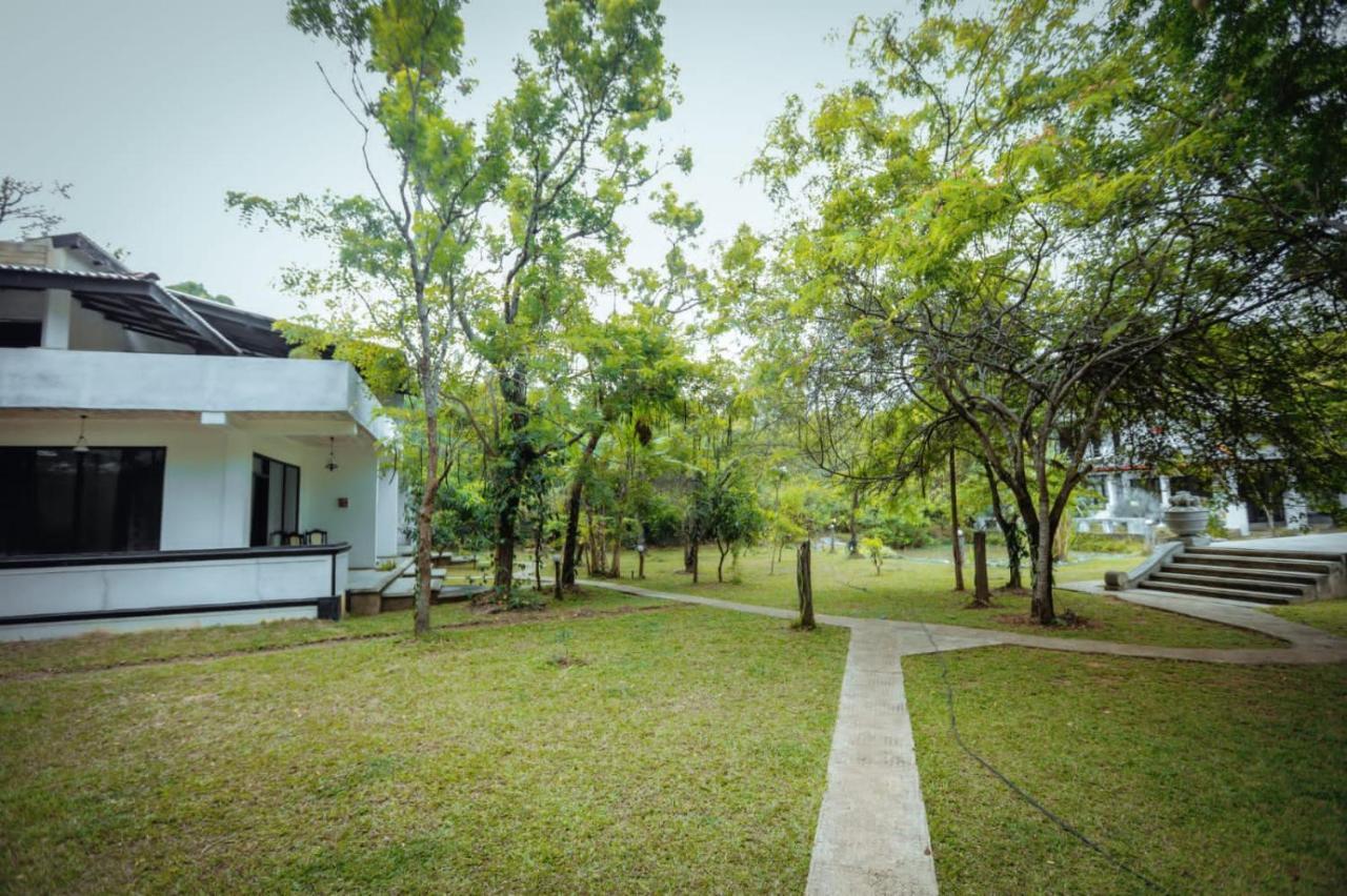 Hotel Sigiriya Kele Exteriör bild