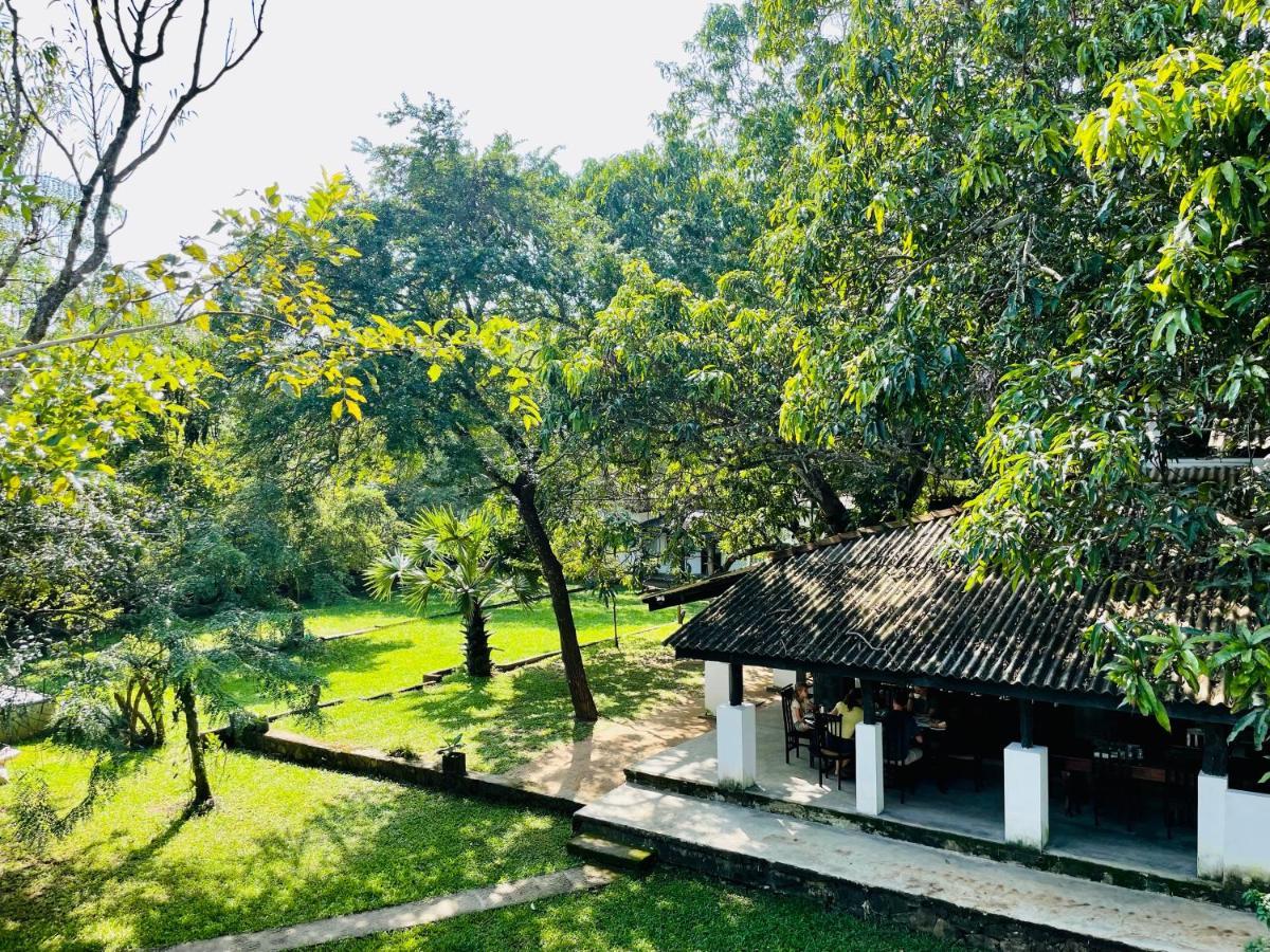 Hotel Sigiriya Kele Exteriör bild