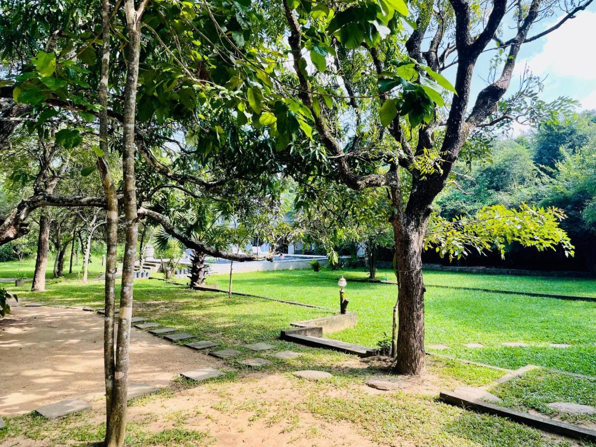 Hotel Sigiriya Kele Exteriör bild